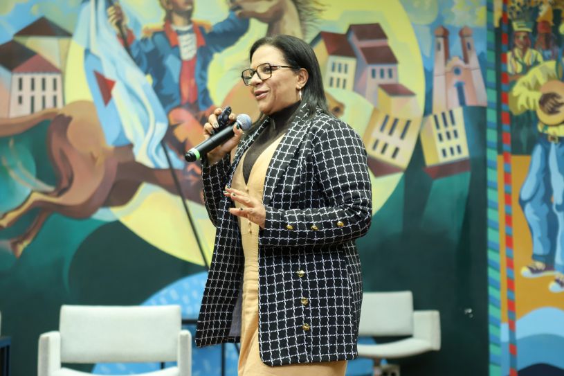 Professora de Administração e Contabilidade Elisangela Santos Fernandes - Foto: Veronica Manevy/TCEMG